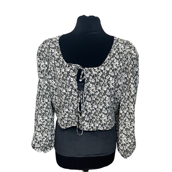 LEVI'S Embry Tie Blouse, Cropped, Long Sleeve, Daisy Floral, Black White, Large - Picture 1 of 10
